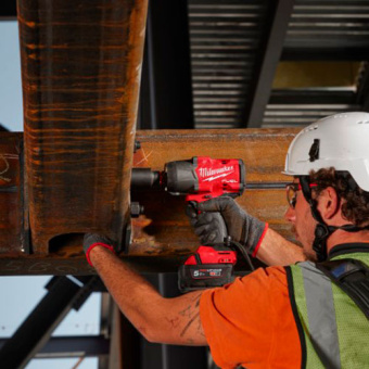 Высокомоментный импульсный гайковерт Milwaukee M18 FHIW2F12-0 (4933498056)