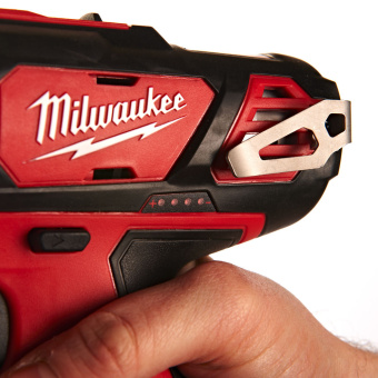 Аккумуляторная дрель-шуруповерт Milwaukee M12BDD-202С (4933441915)