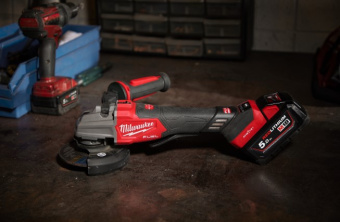 Аккумуляторная шлифмашина угловая M18 FSAGSVO125X-502X FUEL Milwaukee