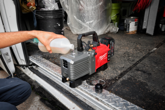 Вакуумный насос Milwaukee М18 ФВП5-0