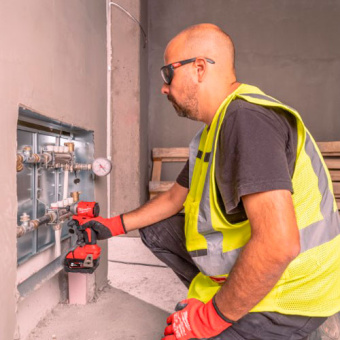 Аккумуляторный винтовёрт Milwaukee M18 BLIDRC-402C (4933492840)