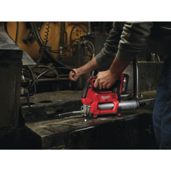 Смазочный пистолет Milwaukee M18 GG-0 (4933440493)