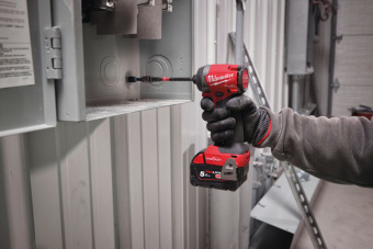Импульсный винтоверт Milwaukee M18 ONEID3-502X (4933492804)
