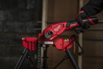 Аккумуляторный труборез по нержавеющей стали Milwaukee M12PCSS-0 (4933479241)