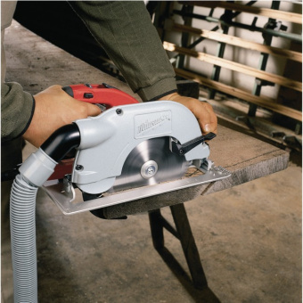 Циркулярная пила Milwaukee SCS 65 Q (638051)