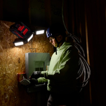 Аккумуляторный многонаправленный фонарь M18 MDTL-0 Milwaukee