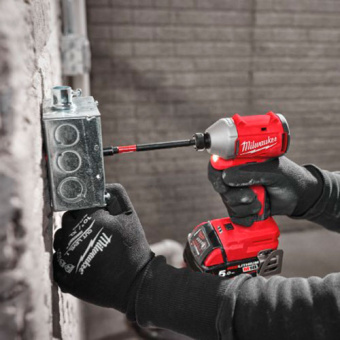 Бесщеточный импульсный винтоверт Milwaukee M18 BLIDR-502X (4933492843)