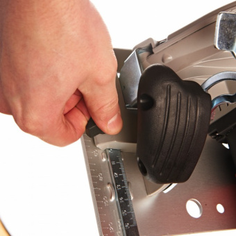 Циркулярная пила Milwaukee SCS 65 Q (638051)