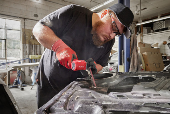 Аккумуляторная ленточная шлифмашина Milwaukee M12 FBFL10-0 (4933480958)