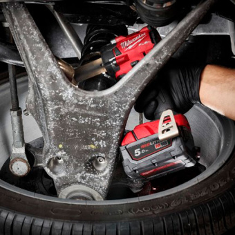 Аккумуляторный гайковёрт Milwaukee M18 FIW2F12-0 (4933498058)