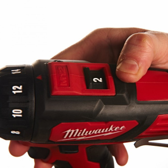 Аккумуляторная дрель-шуруповерт Milwaukee M12BDD-0 (4933441930)