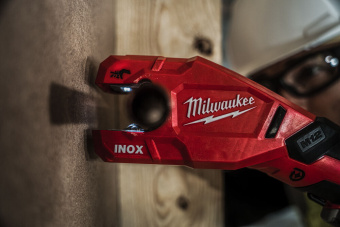 Аккумуляторный труборез по нержавеющей стали Milwaukee M12PCSS-0 (4933479241)