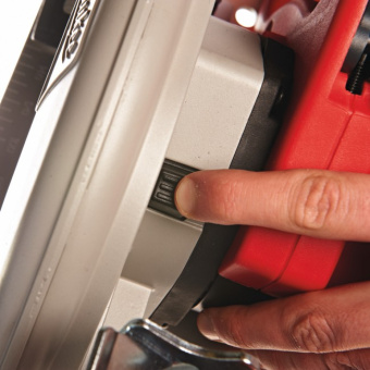 Циркулярная пила Milwaukee SCS 65 Q (638051)