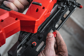 Аккумуляторный нейлер Milwaukee M18 FN15GA-0X (4933478091)