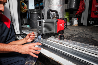 Вакуумный насос Milwaukee М18 ФВП5-0