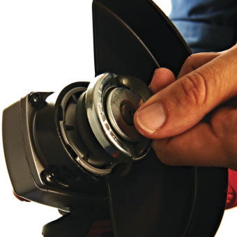 Угловая шлифовальная машина Milwaukee AGV 17-150 XC/DMS (4933432250)