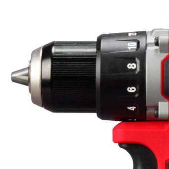 Аккумуляторная дрель-шуруповерт Milwaukee M18 BLDDRC-402C (4933492834)