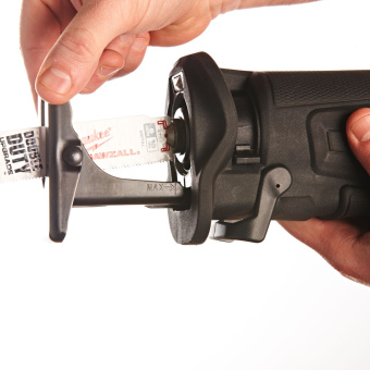 Аккумуляторная сабельная пила Milwaukee M18ONEFSZ-0X (4933478296)