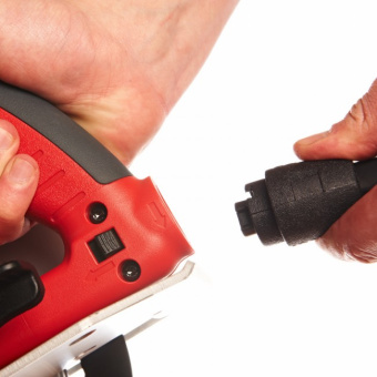 Циркулярная пила Milwaukee SCS 65 Q (638051)