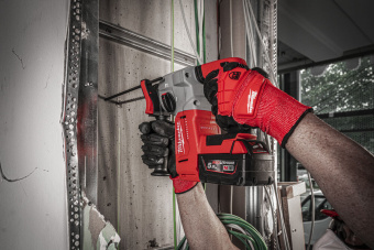 Аккумуляторный перфоратор Milwaukee M18BLH-0 (4933479426)