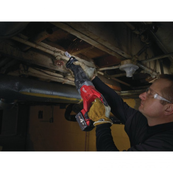 Аккумуляторная сабельная пила Milwaukee M18 BSX-0 (4933447275)