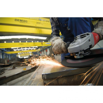 Угловая шлифовальная машина Milwaukee AGVM 24-230 GEX (4933402340)