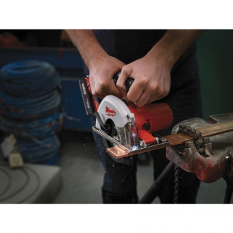 Аккумуляторная циркулярная пила по металлу Milwaukee HD18 MS-402B (4933441390)