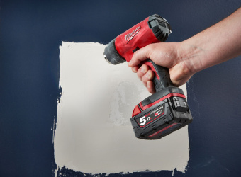 Аккумуляторный компактный технический фен Milwaukee M18BHG-502C